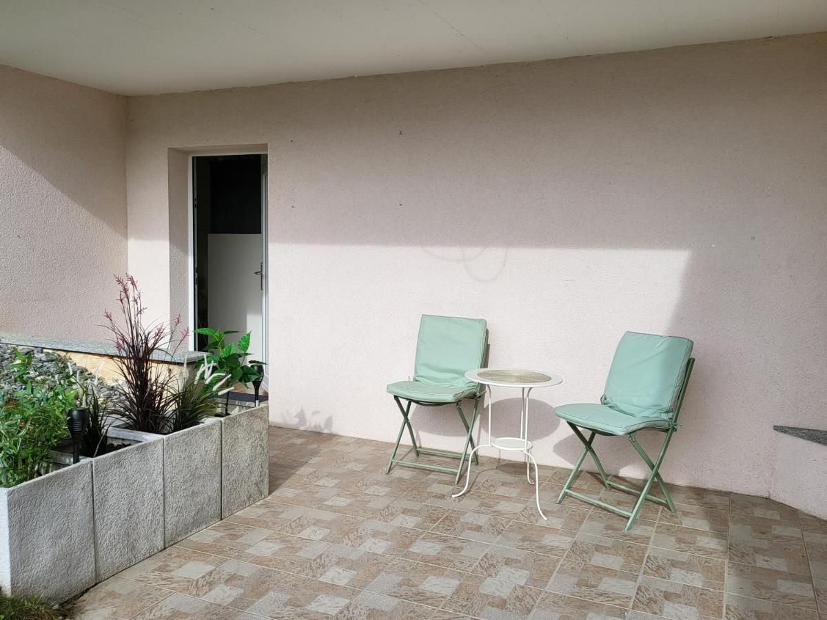 Studio Des Fontanettes Miege Exterior photo